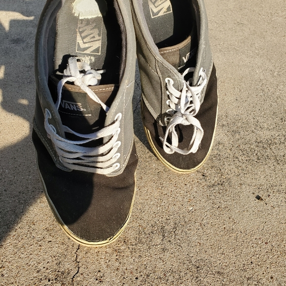 Vans Shoes sz 10.5 - Picture 4 of 7